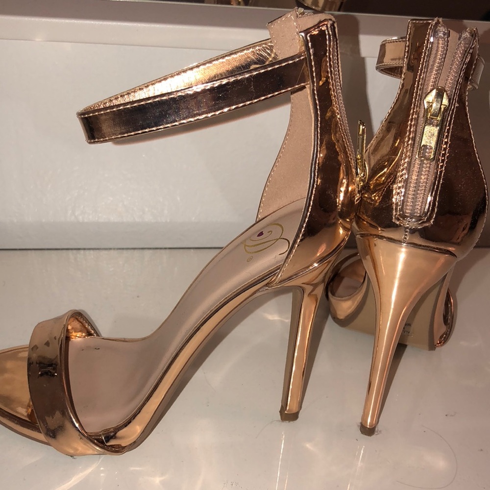 Heels - Picture 3 of 3